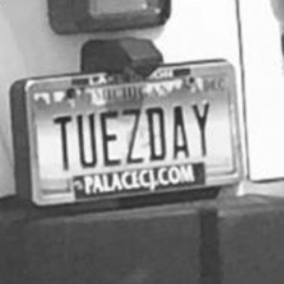 Meet your Posher, Tuesday - Picture 3 of 6